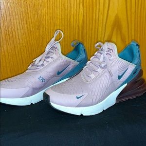 Nike Air Max 270
